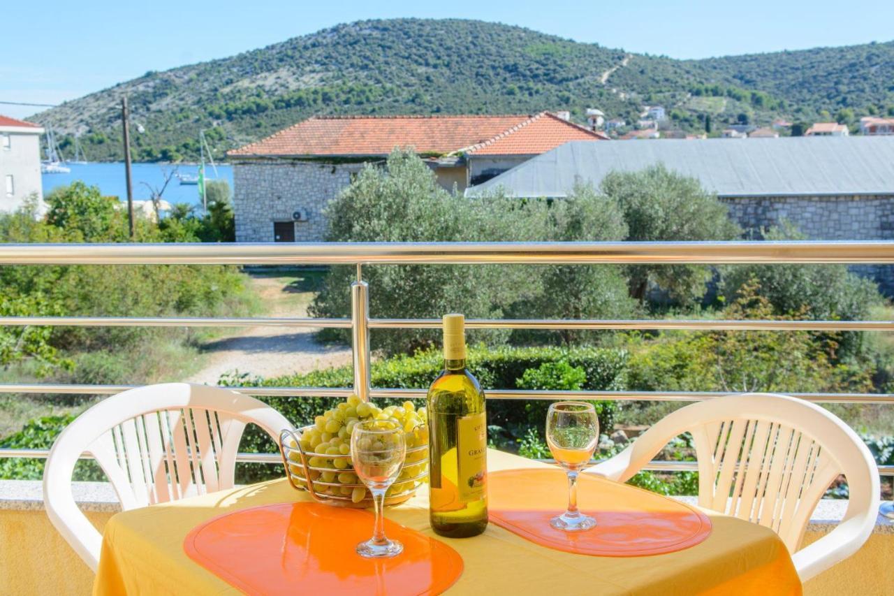 Apartments Anton Vinišće Εξωτερικό φωτογραφία